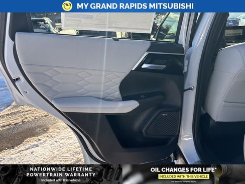 New 2026 Mitsubishi Outlander SEL AWD/4WD image 10