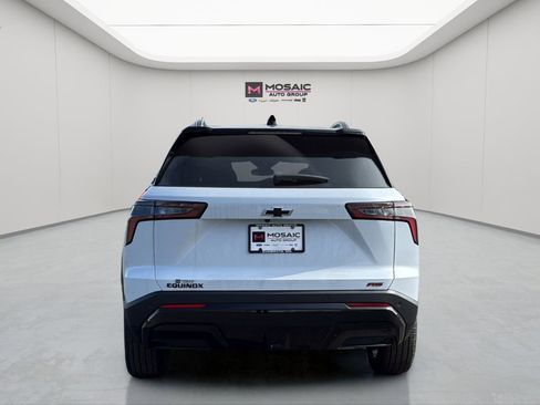 New 2026 Chevrolet Equinox RS w/ LPO, Floor Liner Package FWD image 4