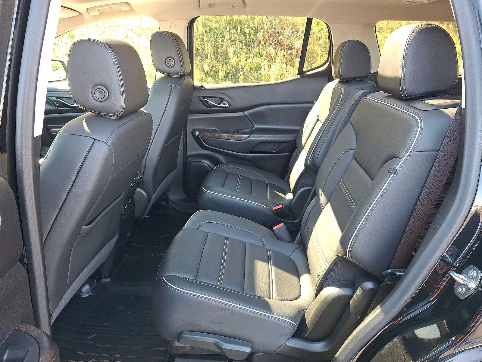 Used 2023 GMC Acadia Denali w/ LPO, Floor Liner Package AWD/4WD image 10