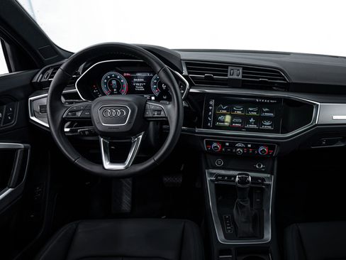 Certified 2025 Audi Q3 2.0T Premium Plus w/ Premium Plus Package image 9