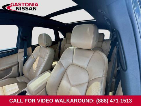 Used 2017 Porsche Macan AWD/4WD image 19
