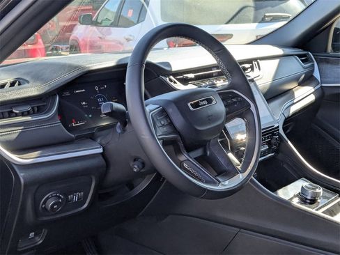 Used 2024 Jeep Grand Cherokee L Limited w/ Luxury Tech Group II image 14