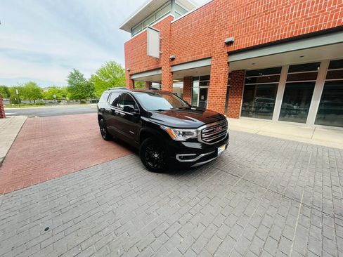 Used 2019 GMC Acadia SLT AWD/4WD image 1