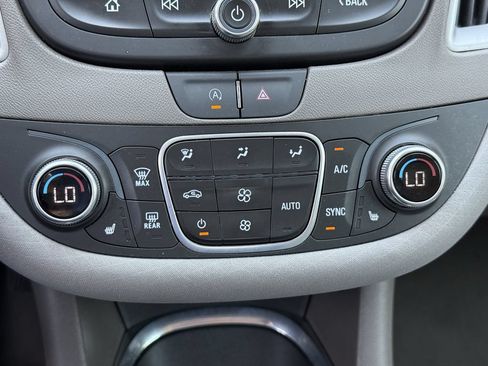 Used 2025 Chevrolet Malibu LT FWD image 18