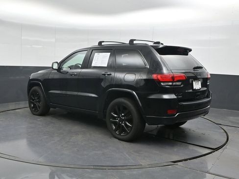Used 2022 Jeep Grand Cherokee Laredo X image 8