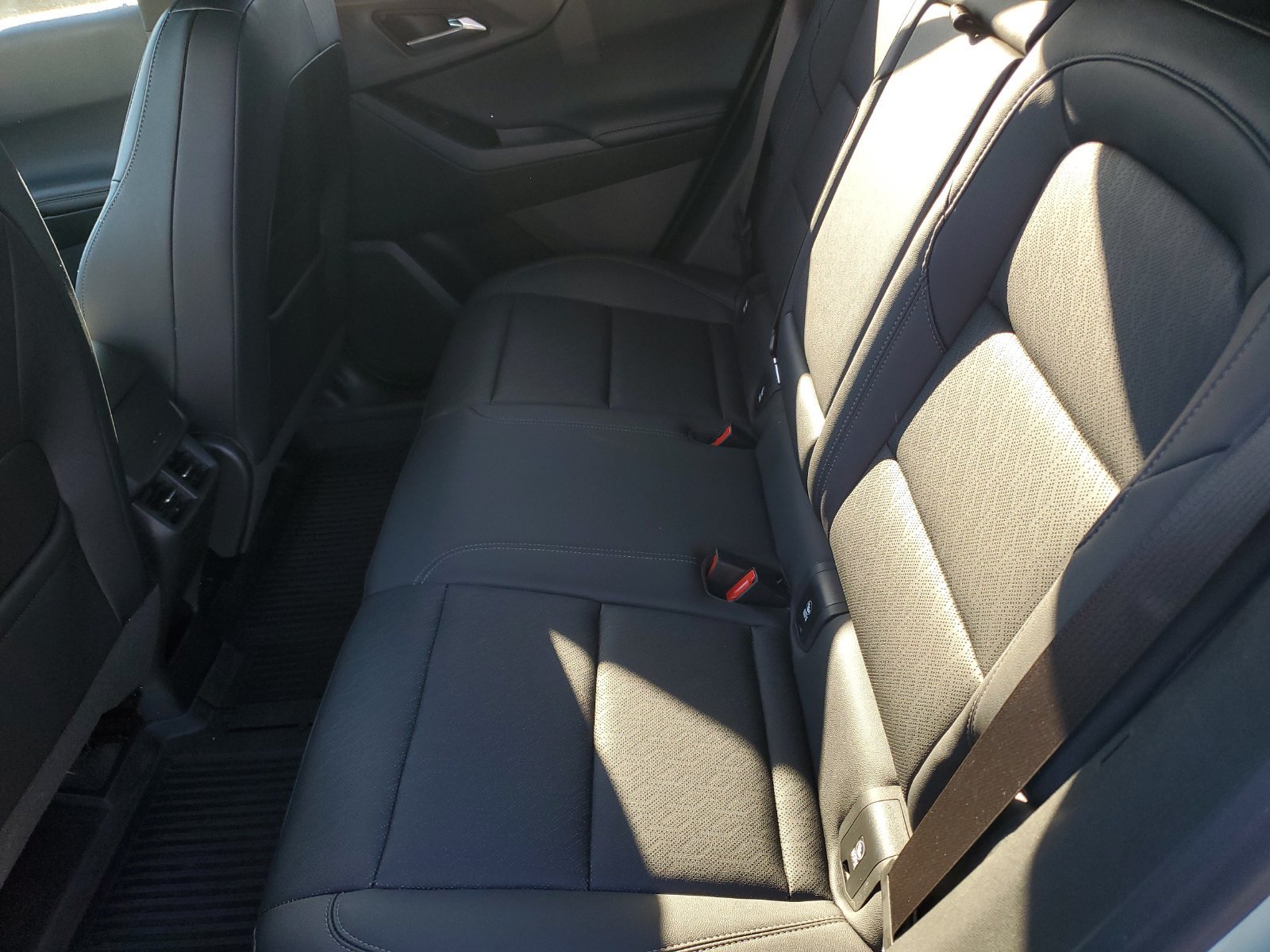 Used 2025 Chevrolet Equinox LT w/ Convenience Package II FWD image 12