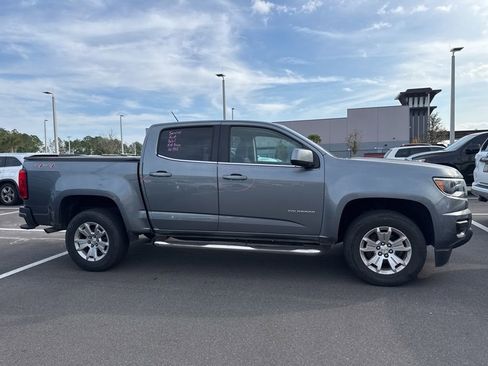 Used 2020 Chevrolet Colorado LT image 2