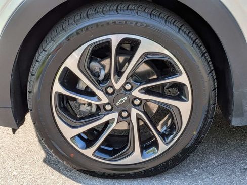 Used 2023 Chevrolet Bolt EUV Premier FWD image 12