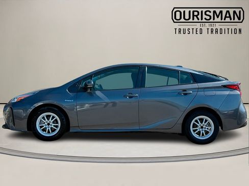 Used 2022 Toyota Prius LE image 3