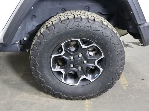 Used 2023 Jeep Wrangler Unlimited Rubicon 4xe w/ Cold Weather Group AWD/4WD image 41