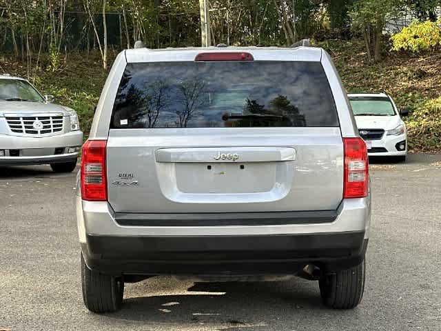 Used 2016 Jeep Patriot Sport w/ Power Value Group AWD/4WD image 4