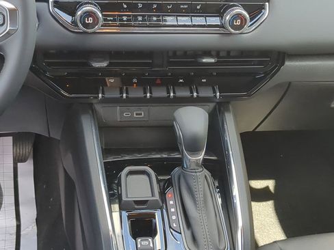 New 2025 GMC Canyon Elevation w/ Convenience Package image 27