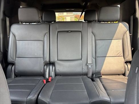 Used 2025 Chevrolet Suburban Z71 AWD/4WD image 32