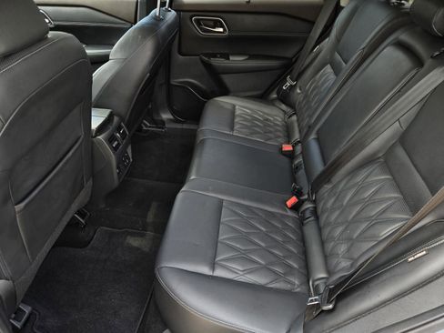 Used 2021 Nissan Rogue Platinum FWD image 15