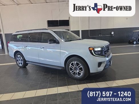 Used 2025 Ford Expedition Max Active image 2