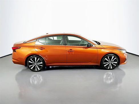 Used 2022 Nissan Altima 2.0 SR image 8