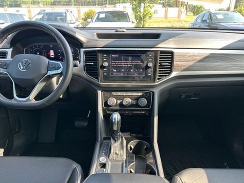Used 2023 Volkswagen Atlas Cross Sport SE FWD image 11