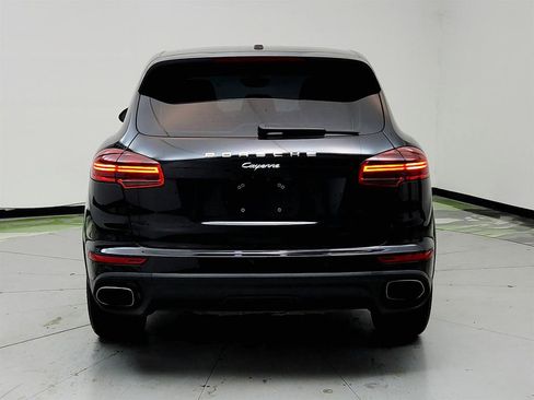 Used 2017 Porsche Cayenne Platinum Edition image 6
