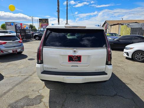 Used 2015 Cadillac Escalade Luxury image 6