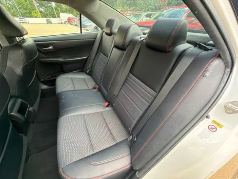 Used 2015 Toyota Camry SE FWD image 15