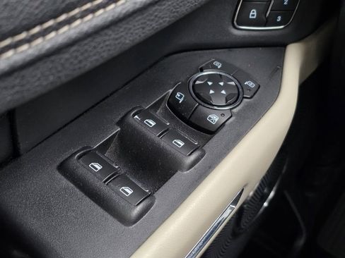 Used 2019 Ford Expedition Platinum image 31