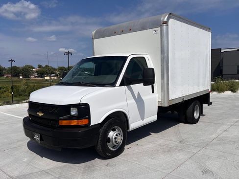 Used 2014 Chevrolet Express 3500 image 5