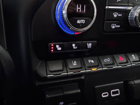 Used 2021 GMC Sierra 2500 Denali w/ Denali Ultimate Package image 26