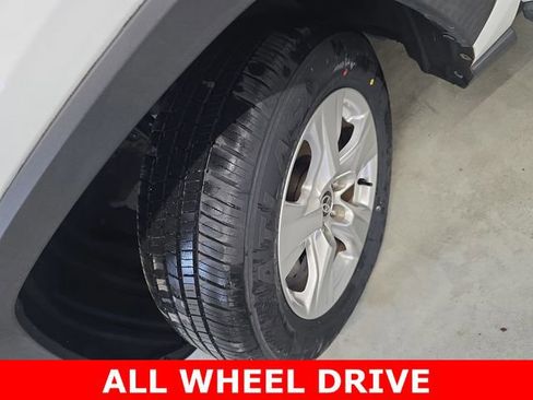 Used 2021 Toyota RAV4 XLE image 32