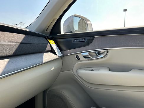 New 2026 Volvo XC90 T8 Ultra w/ Protection Package Premier AWD/4WD image 20