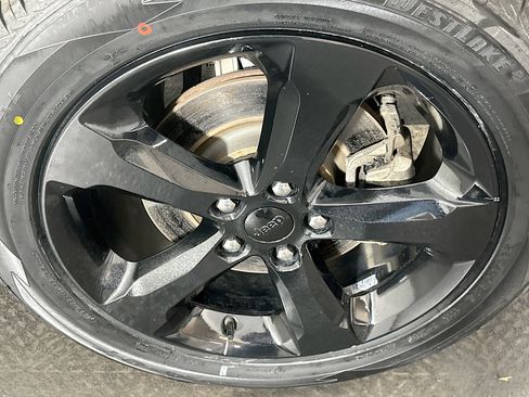 Used 2023 Jeep Grand Cherokee L Limited w/ Luxury Tech Group II image 11