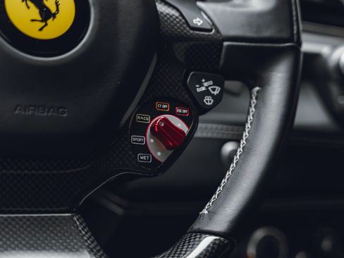 Used 2018 Ferrari 488 GTB RWD image 40
