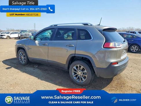 Used 2019 Jeep Cherokee Latitude Plus w/ Cold Weather Group FWD image 3