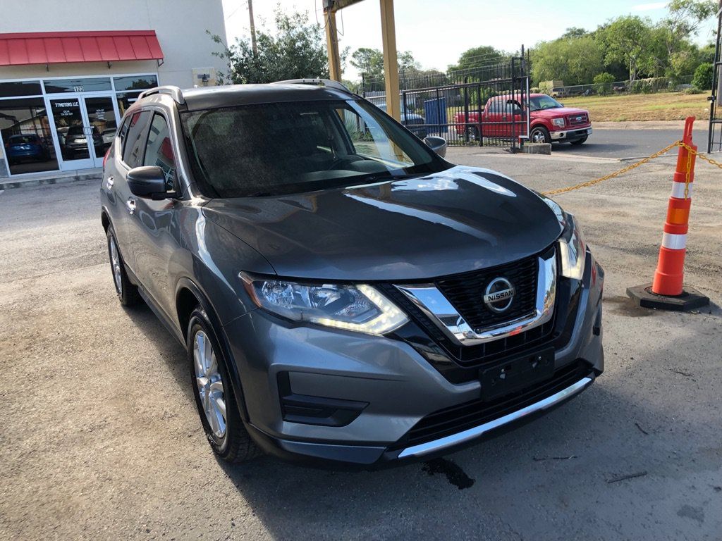 Used 2018 Nissan Rogue SV FWD image 1