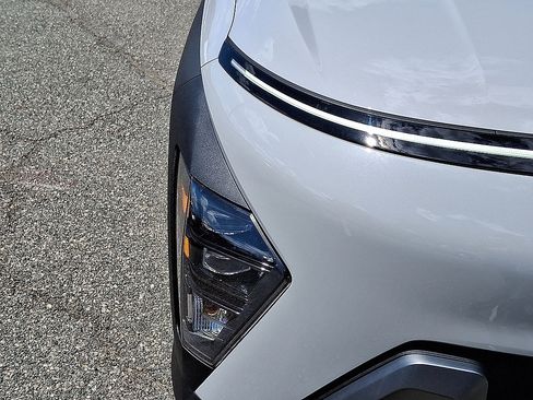 Certified 2024 Hyundai Kona SE AWD/4WD image 27