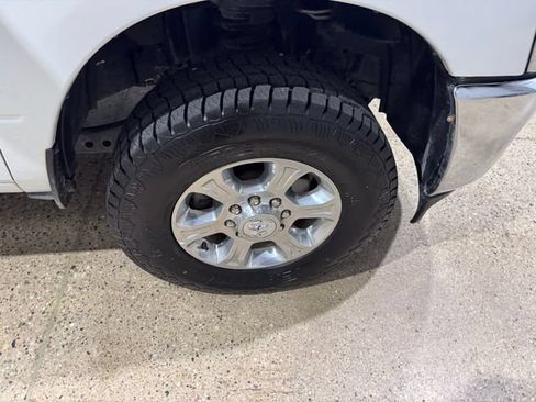 Used 2023 RAM 2500 Big Horn w/ Cold Weather Group AWD/4WD image 29