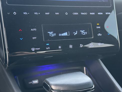 Used 2022 Hyundai Santa Cruz Limited image 27