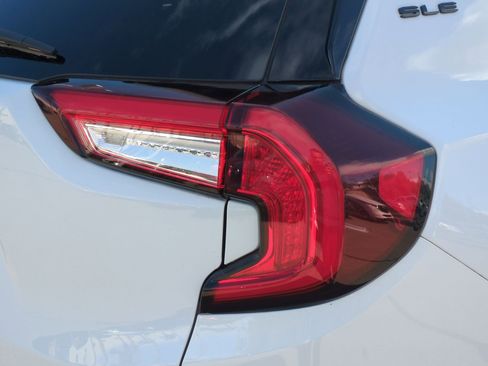 Used 2023 GMC Terrain SLE w/ Driver Convenience Package image 11