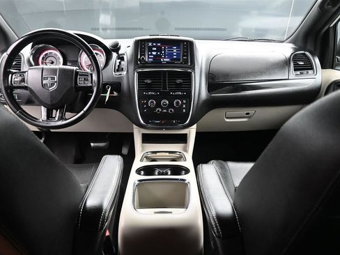 Used 2019 Dodge Grand Caravan SXT FWD image 9
