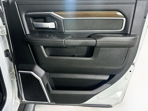 Used 2024 RAM 2500 Laramie image 30