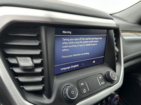 Used 2023 GMC Acadia SLE w/ Driver Convenience Package image 30