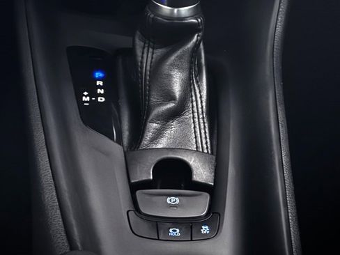 Used 2019 Toyota C-HR LE image 17