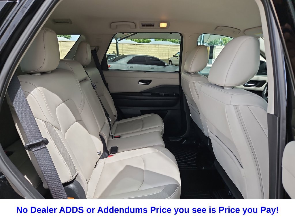 Used 2023 Nissan Pathfinder SL w/ Black Appearance Package FWD image 39