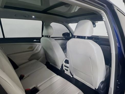 Used 2022 Volkswagen Tiguan SE w/ Panoramic Sunroof Package AWD/4WD image 22