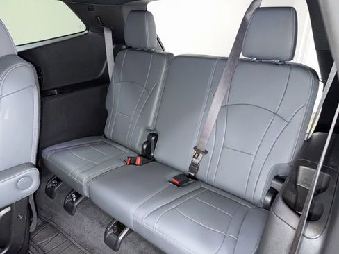 Used 2023 Buick Enclave Essence FWD image 28