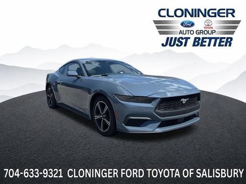 Used 2025 Ford Mustang Coupe RWD image 1