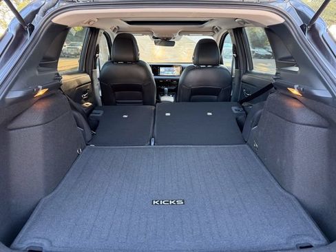 Used 2025 Nissan Kicks SR w/ SR Premium Package AWD/4WD image 21