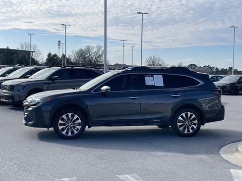 Used 2025 Subaru Outback Touring XT image 4