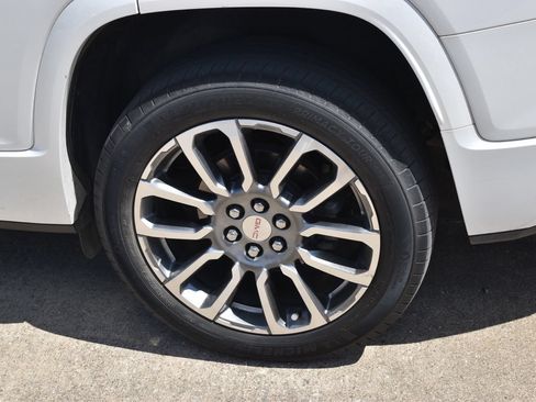 Used 2023 GMC Acadia Denali w/ Denali Ultimate Package FWD image 13