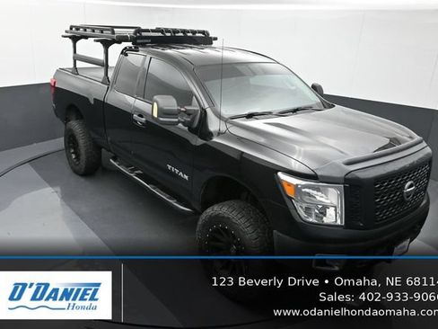 Used 2017 Nissan Titan S AWD/4WD image 20