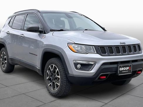 Used 2019 Jeep Compass Trailhawk image 3